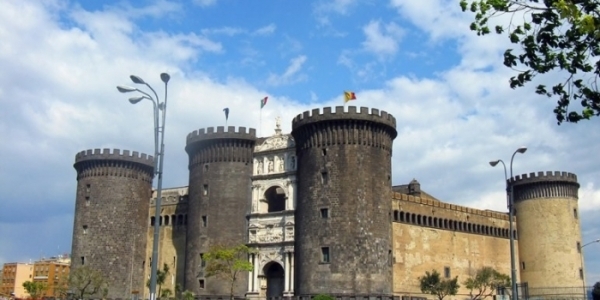 Napoli: lunedì presentazione Maggio dei Monumenti 2014