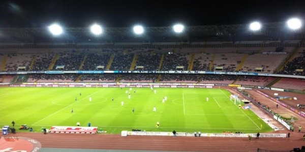 Napoli-Trabzonspor. Aspettando Torino, un’occasione per far festa e… stare alla finestra.