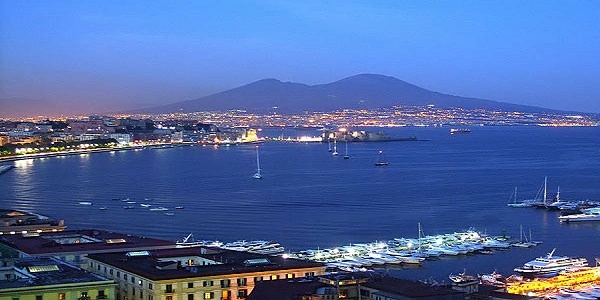 Napoli: lunedì la presentazione del festival del bacio