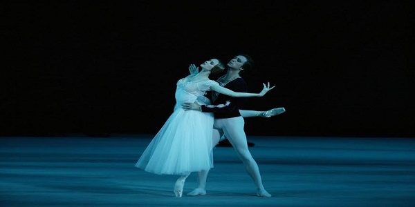 L'ETOILE SVETLANA ZAKHAROVA DI NUOVO AL SAN CARLO PER GISELLE.