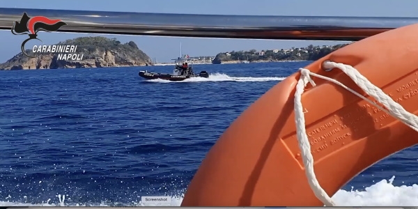 Ischia e Procida: controlli a tappeto dei CC sia a terra che in mare