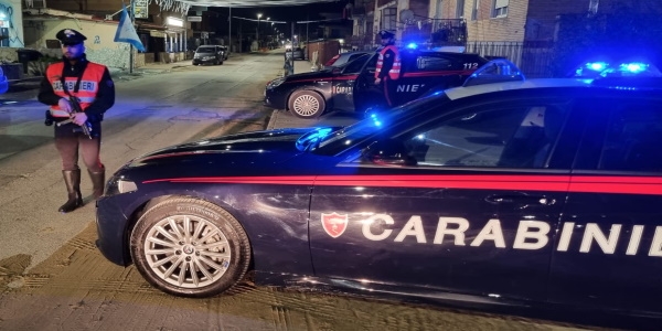 Giugliano – Licola: controlli notturni dei Carabinieri, sequestri e denunce