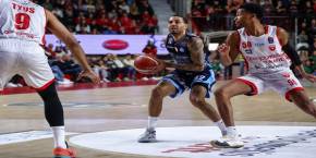 NAPOLI LOTTA FINO ALLA FINE MA VARESE VINCE DI MISURA 89-86