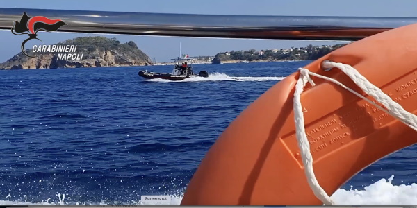 Ischia e Procida: controlli a tappeto dei CC sia a terra che in mare