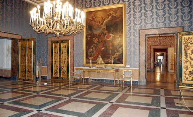 Napoli: Cominciano i lavori di restauro negli interni del Palazzo Reale