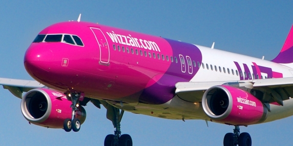 Atterraggio d'emergenza a Fiumicino di un aereo della Wizz Air