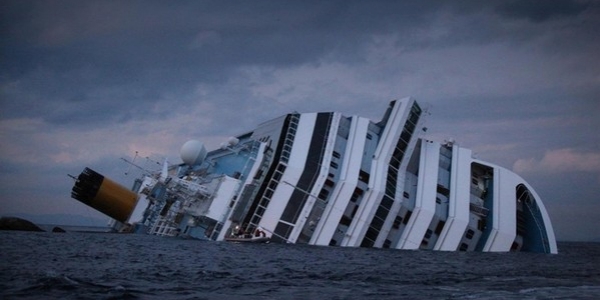 Costa Concordia: iniziate le operazioni di rotazione