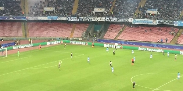 Napoli-Beskitas 2-3, primo tonfo Champions: errori tattici e tecnici, azzurri in crisi.