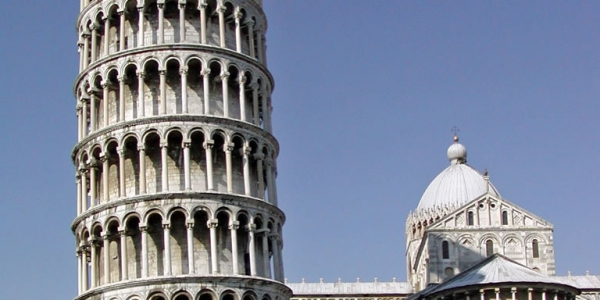 Donna si suicida da Torre di Pisa