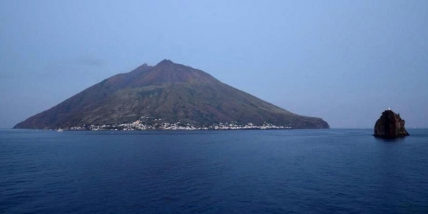 Stromboli: Una perla nel Mediterraneo