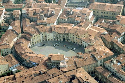 Rally di Lucca: Auto fuori strada. 2 morti