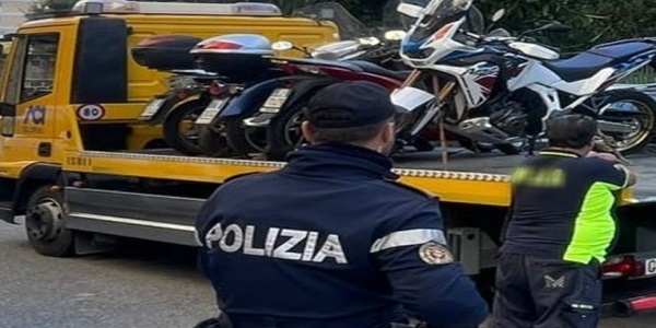 Napoli, Scampia: rimossi 16 veicoli abbandonati