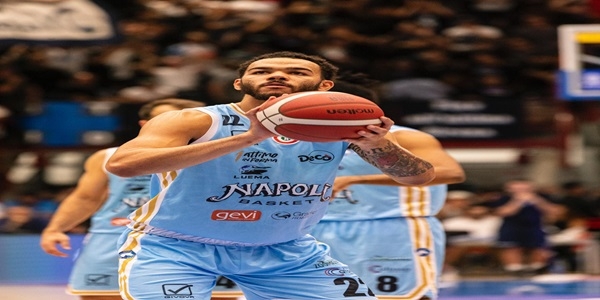 S.S. Napoli Basket: escluso Hall dalla prima squadra