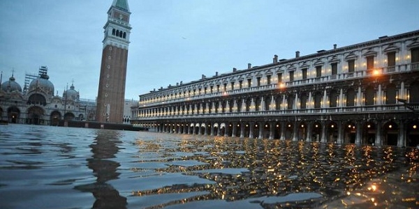 Acqua alta a Venezia. Marea a 149 cm