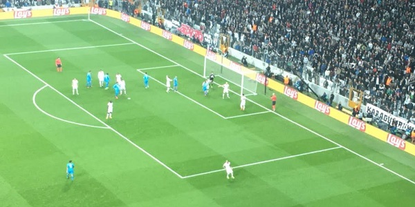 Besiktas -Napoli 1 - 1, Hamsik: un pareggio prezioso.