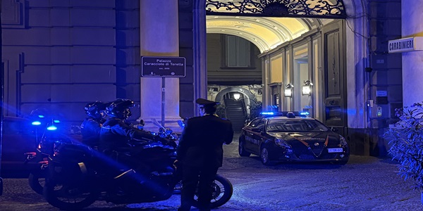 Napoli, Chiaia: imponenti controlli dei carabinieri nelle zone della Movida