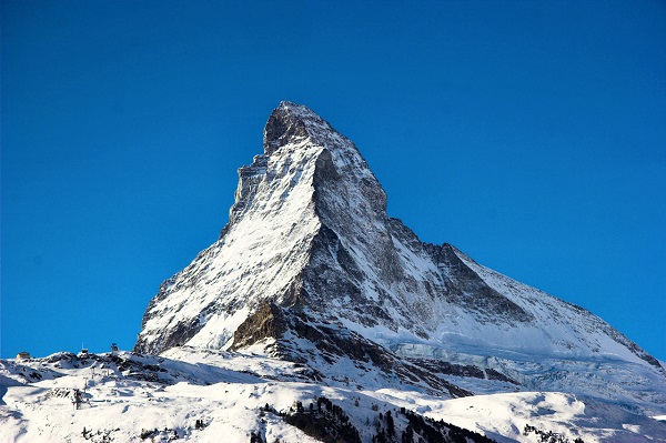 Valanga in Cervinia. Ricerche in corso