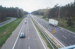 Auto giù da un viadotto: 2 morti