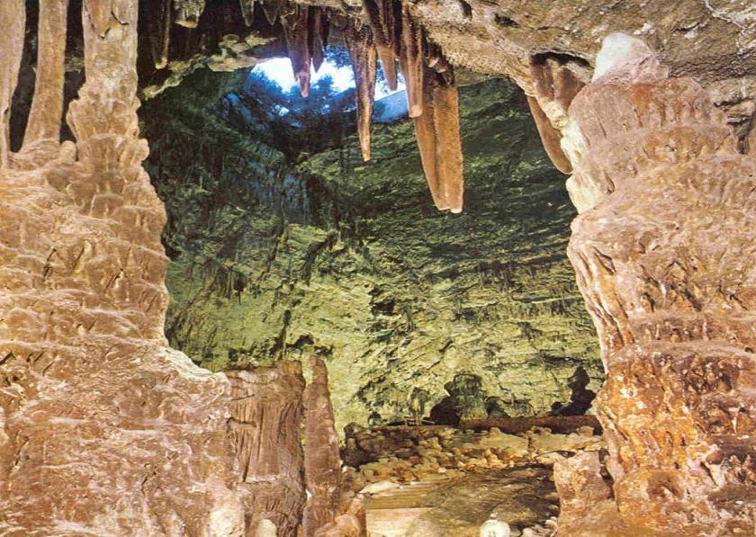 La magia del sottosuolo pugliese: le Grotte di Castellana.