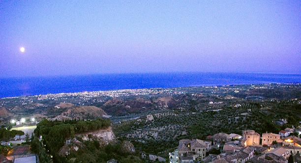 Sbarchi di immigranti a Locri