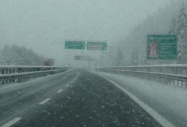 Maltempo: ancora neve tra Bologna e Firenze