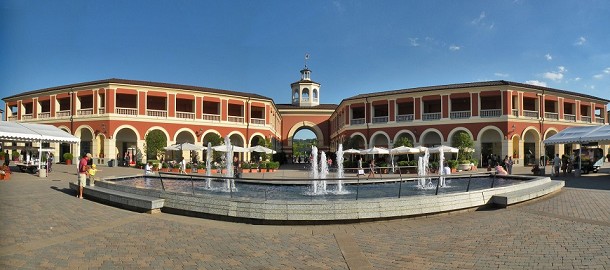 Allarme bomba al Serravalle Outlet. 15 mila persone evacuate.