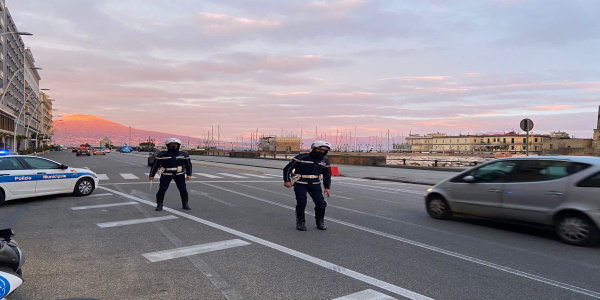 Napoli: controlli nelle zone della \'Movida\', il bilancio semestrale della Polizia Locale