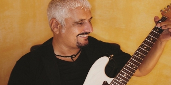 Napoli: oggi un anno dalla scomparsa di Pino Daniele. Le sue canzoni in metro e funicolare.