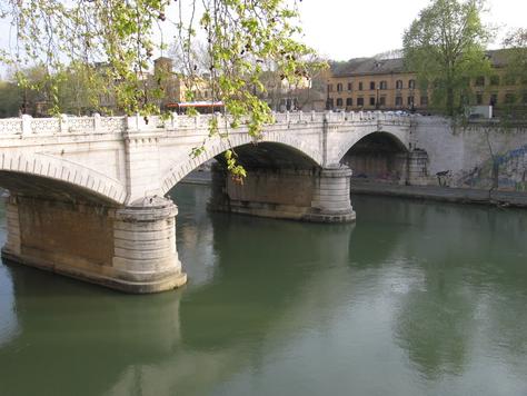 Tevere, tragico ritrovamento: riaffiora il corpo di un bimbo.